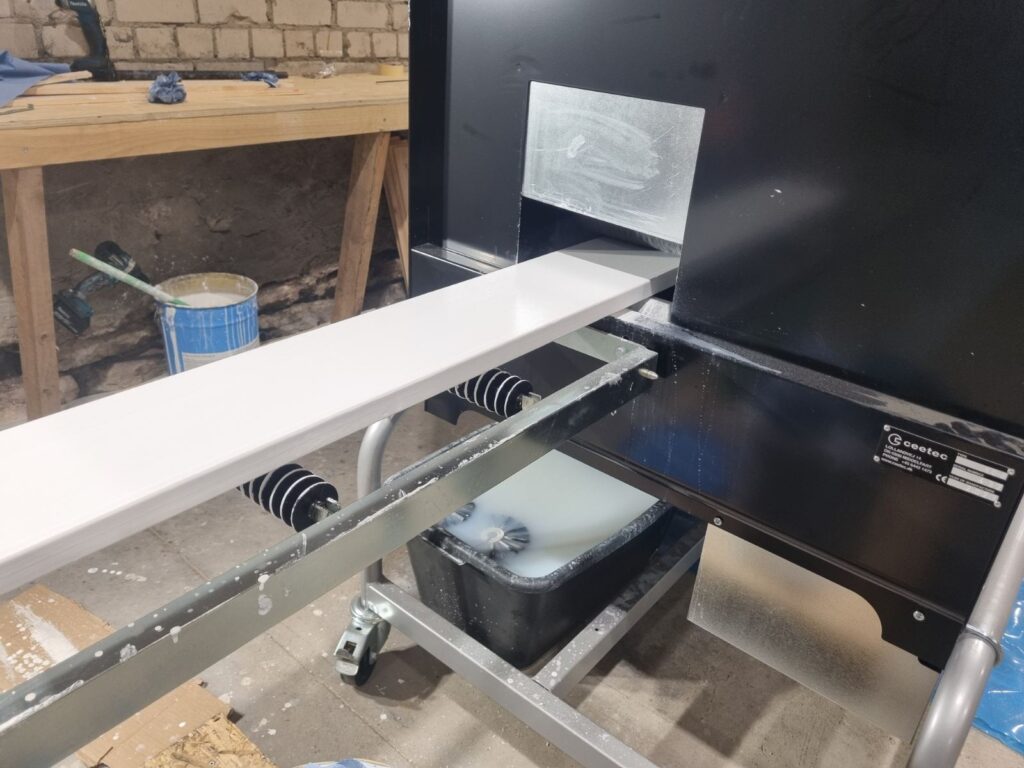 Laudade tööstuslik värvimine 